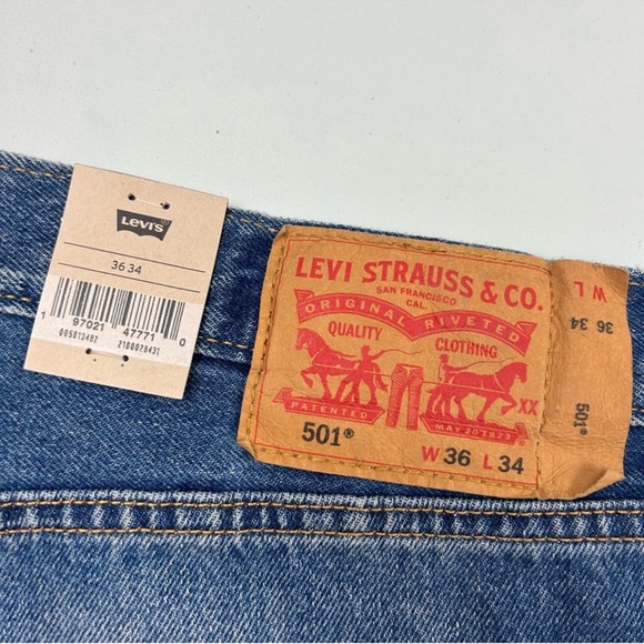 NWT Levi’s 501 Original Fit Jeans - Picture 5 of 15